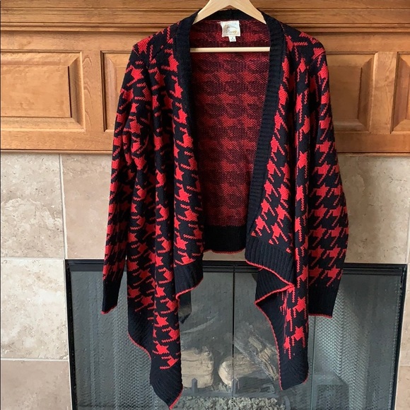Sweaters - Red and Black houndstooth knit cardigan